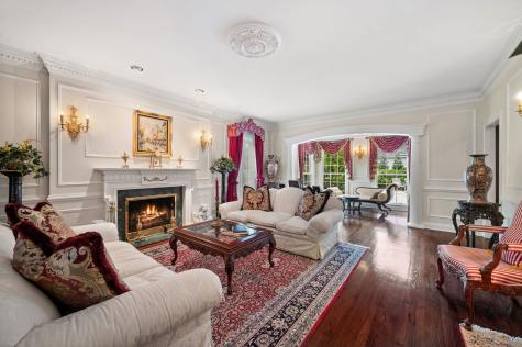 320 Woodley Road Winnetka IL 60093