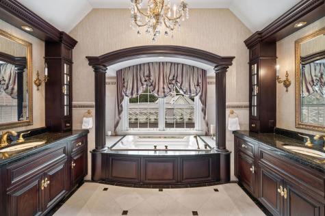 320 Woodley Road Winnetka IL 60093