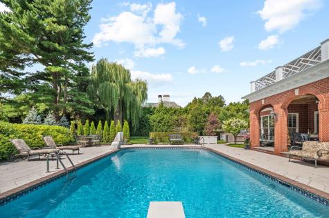 320 Woodley Road Winnetka IL 60093