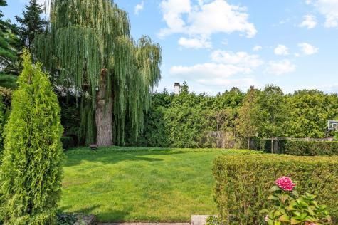 320 Woodley Road Winnetka IL 60093