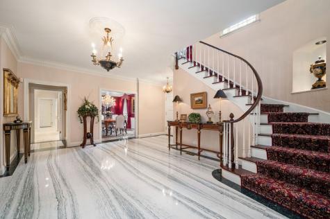 320 Woodley Road Winnetka IL 60093