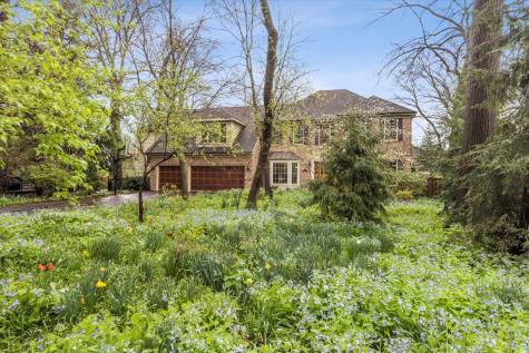 504 Pin Oak Court St. Charles IL 60174