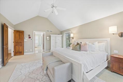 504 Pin Oak Court St. Charles IL 60174