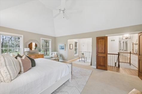 504 Pin Oak Court St. Charles IL 60174