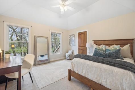 504 Pin Oak Court St. Charles IL 60174