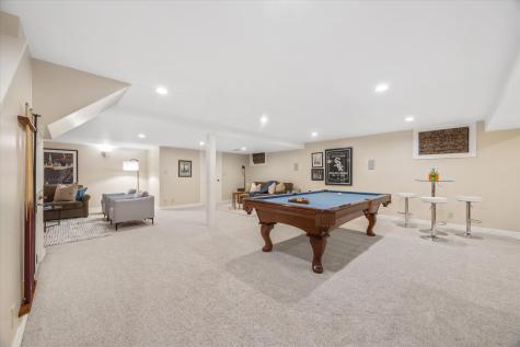 504 Pin Oak Court St. Charles IL 60174