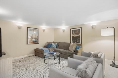 504 Pin Oak Court St. Charles IL 60174