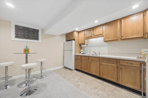504 Pin Oak Court St. Charles IL 60174