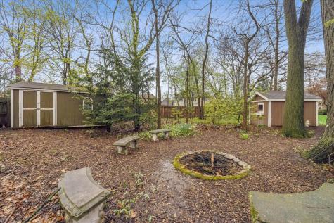504 Pin Oak Court St. Charles IL 60174
