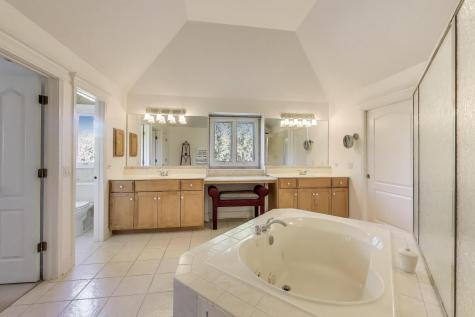 20812 North Swansway Deer Park IL 60010