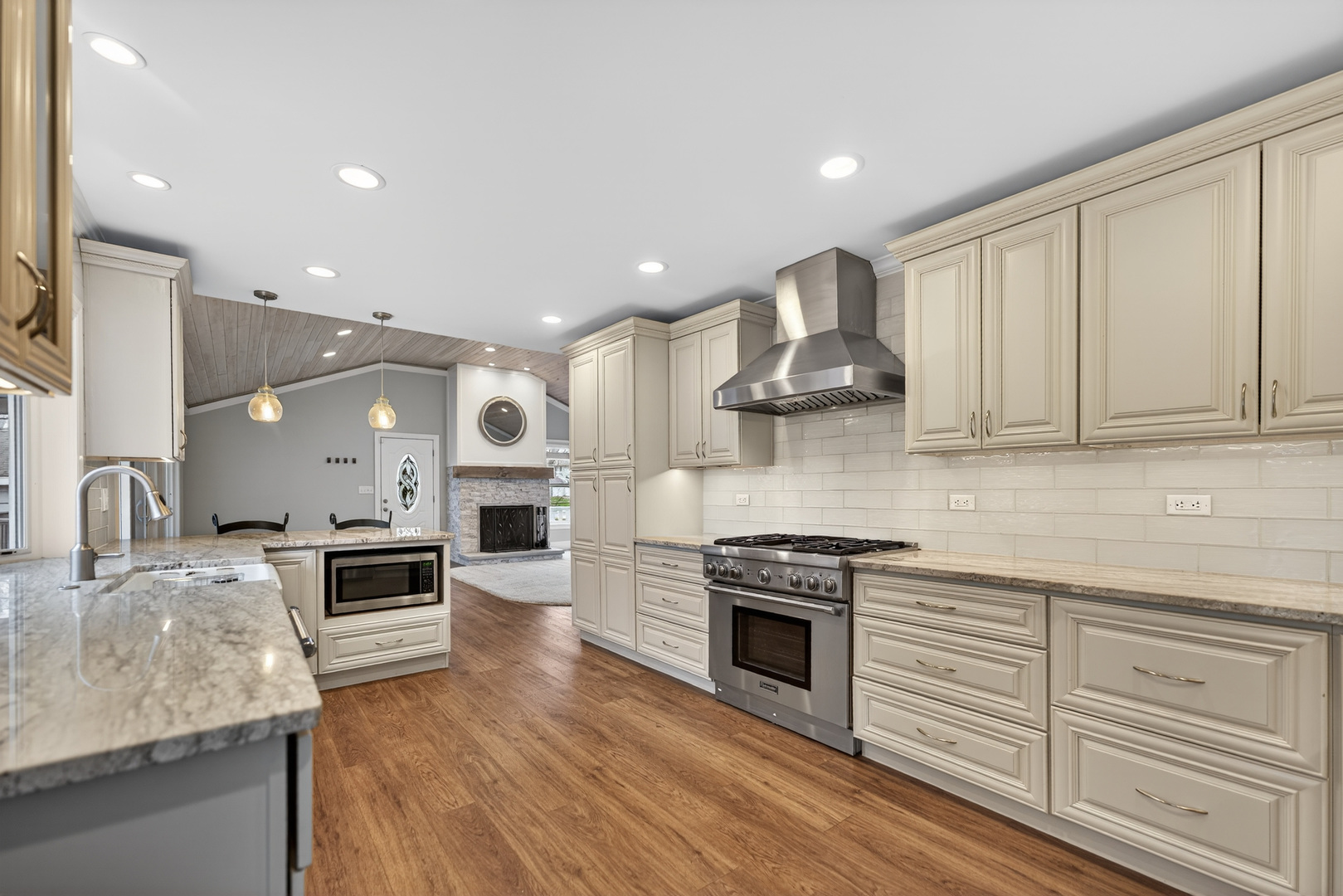 270 South Ott Avenue Glen Ellyn IL 60137