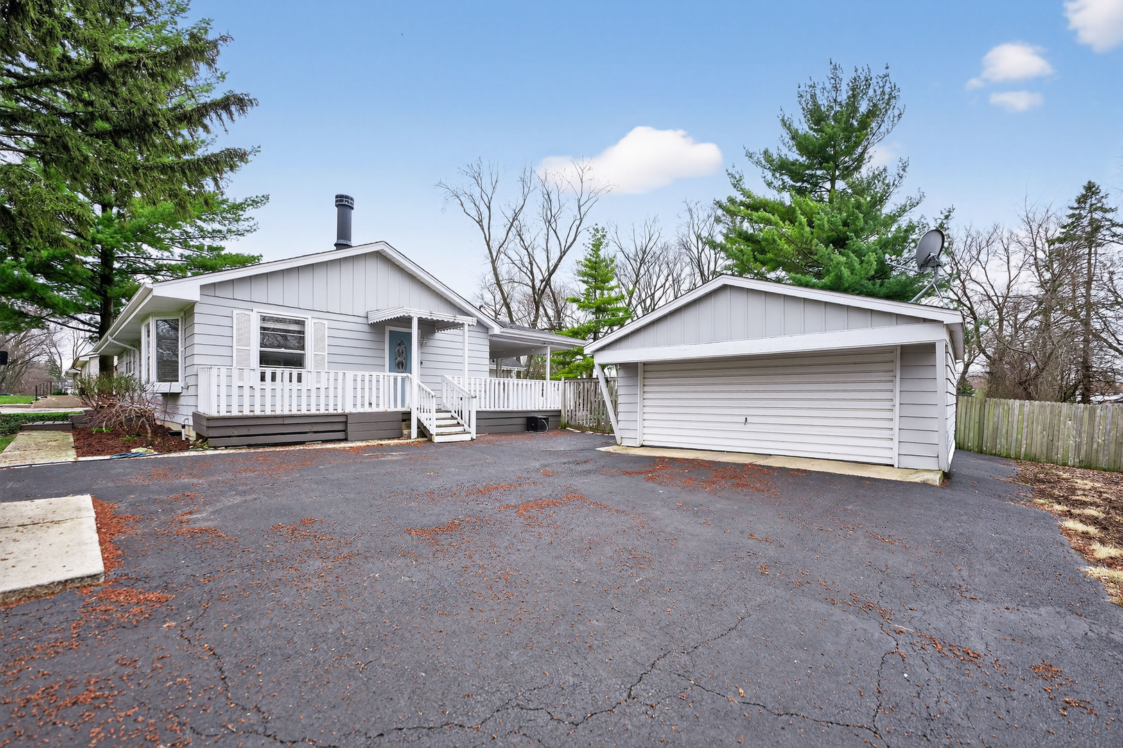 270 South Ott Avenue Glen Ellyn IL 60137