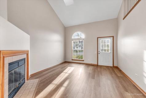 49 Carey Lane Streamwood IL 60107