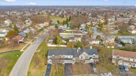 49 Carey Lane Streamwood IL 60107