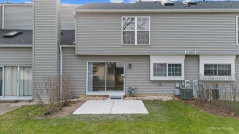 49 Carey Lane Streamwood IL 60107