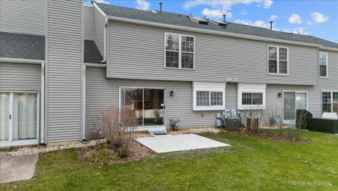49 Carey Lane Streamwood IL 60107