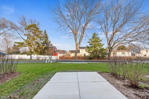 49 Carey Lane Streamwood IL 60107