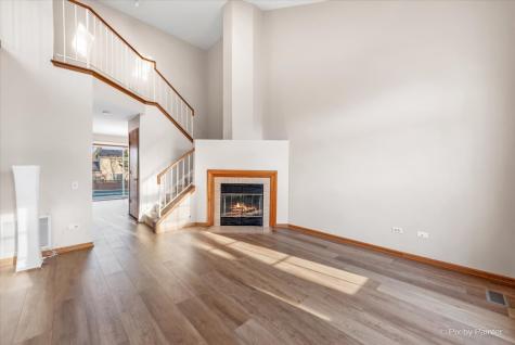 49 Carey Lane Streamwood IL 60107