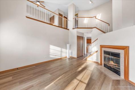 49 Carey Lane Streamwood IL 60107