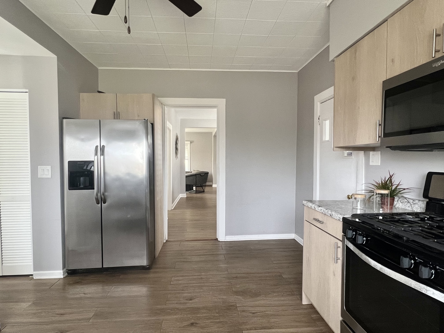 7113 Clarendon Hills Road Darien IL 60561