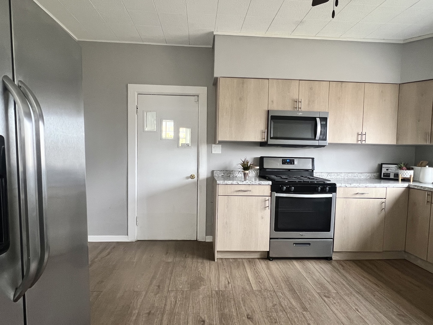 7113 Clarendon Hills Road Darien IL 60561