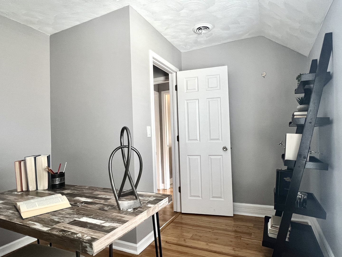 7113 Clarendon Hills Road Darien IL 60561