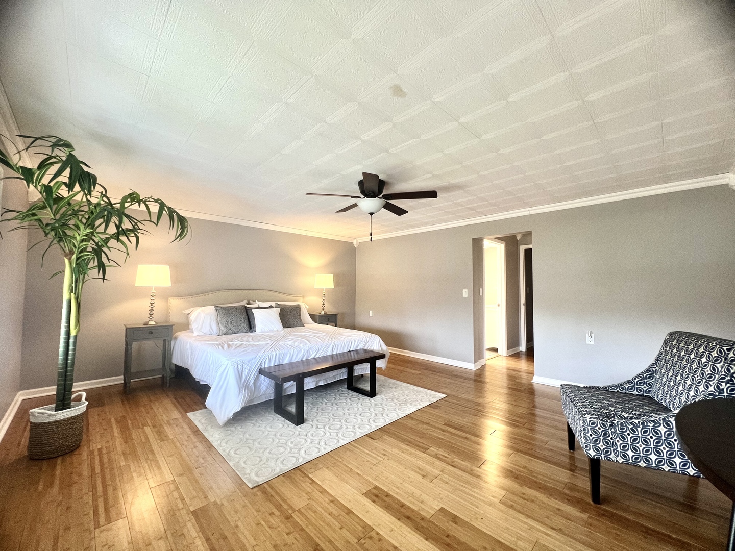 7113 Clarendon Hills Road Darien IL 60561