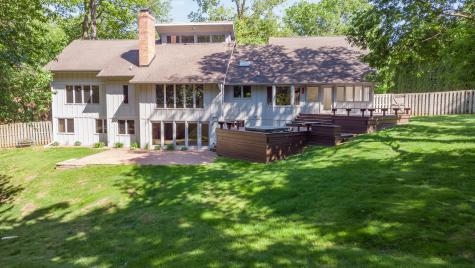 684 Sioux Drive Freeport IL 61032