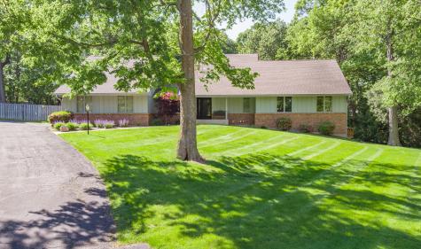684 Sioux Drive Freeport IL 61032
