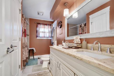 16810 Greenwood Avenue South Holland IL 60473