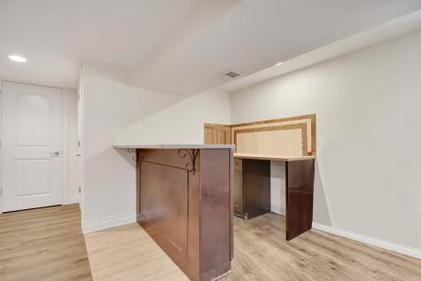 16810 Greenwood Avenue South Holland IL 60473