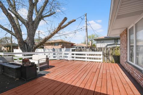 16810 Greenwood Avenue South Holland IL 60473