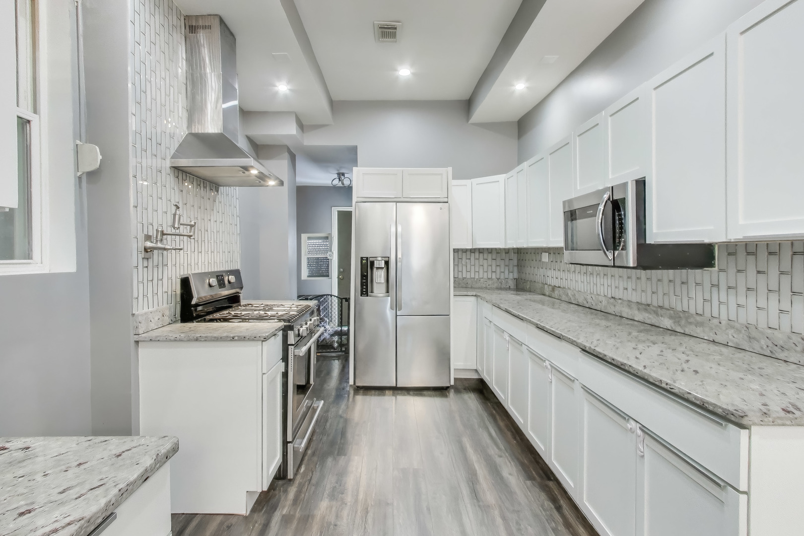 4049 South Indiana Avenue Chicago IL 60653