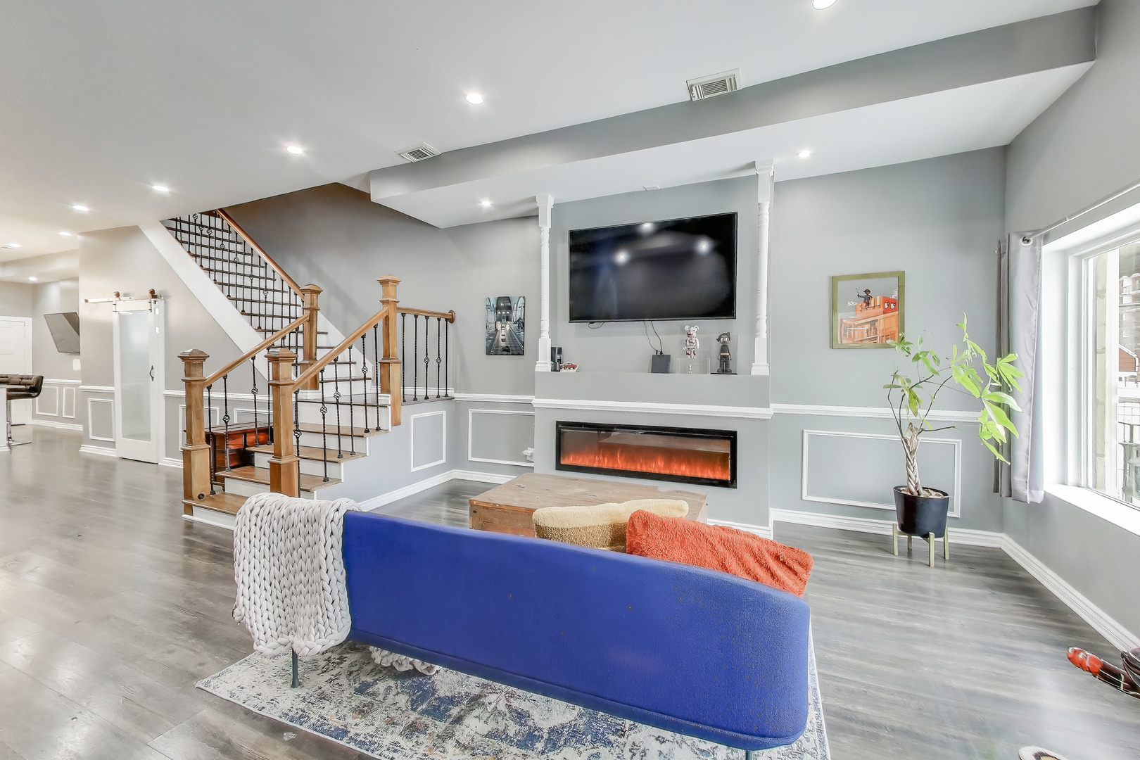 4049 South Indiana Avenue Chicago IL 60653