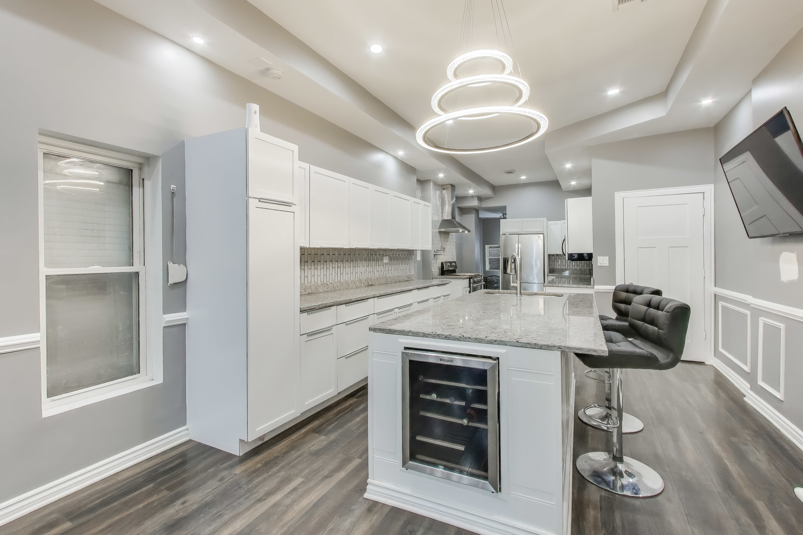 4049 South Indiana Avenue Chicago IL 60653