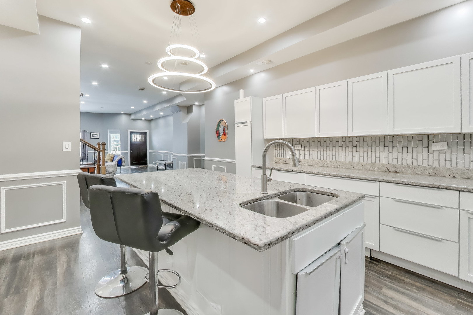 4049 South Indiana Avenue Chicago IL 60653