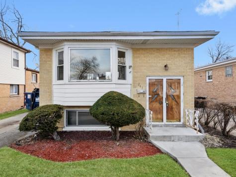 241 Zuelke Drive Bellwood IL 60104