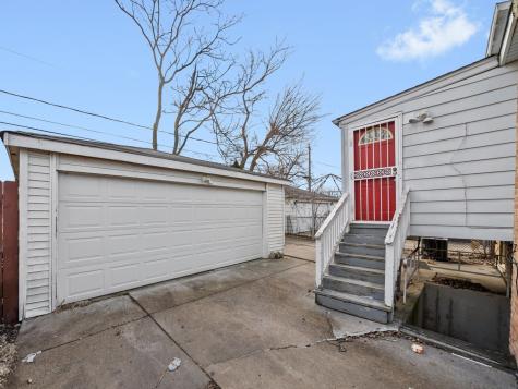 241 Zuelke Drive Bellwood IL 60104