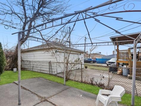 241 Zuelke Drive Bellwood IL 60104