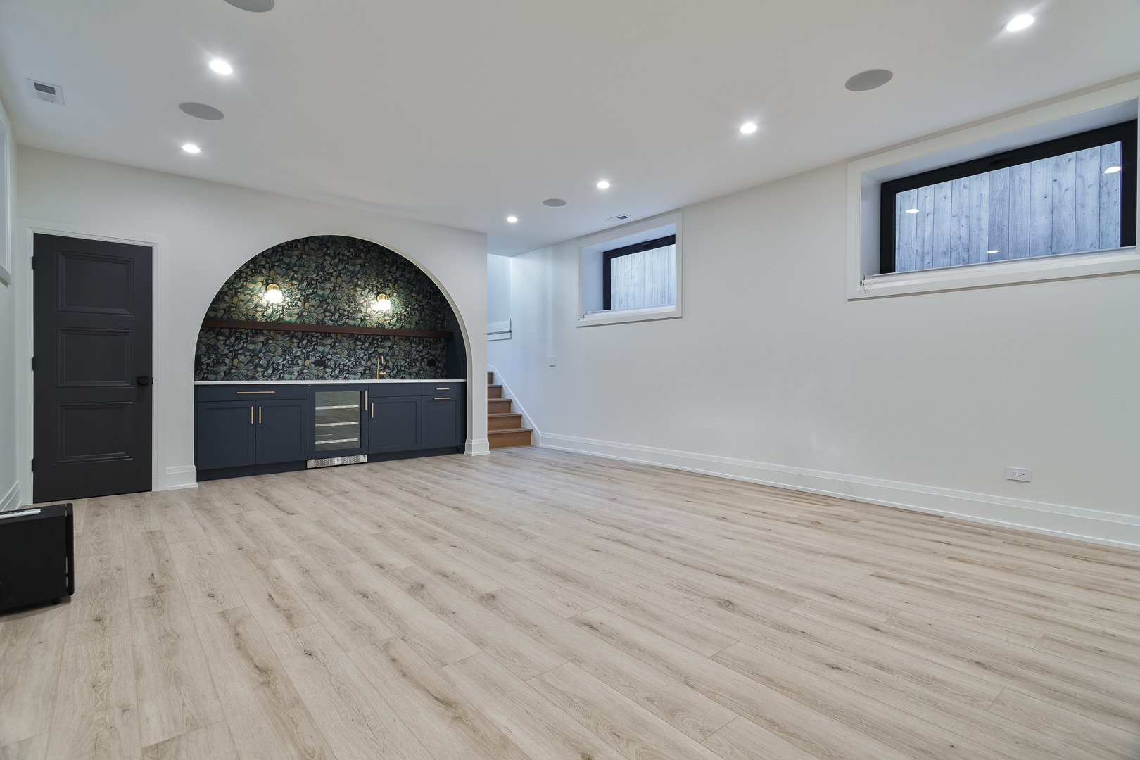 2042 West Berteau Avenue Chicago IL 60618