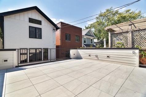 2042 West Berteau Avenue Chicago IL 60618