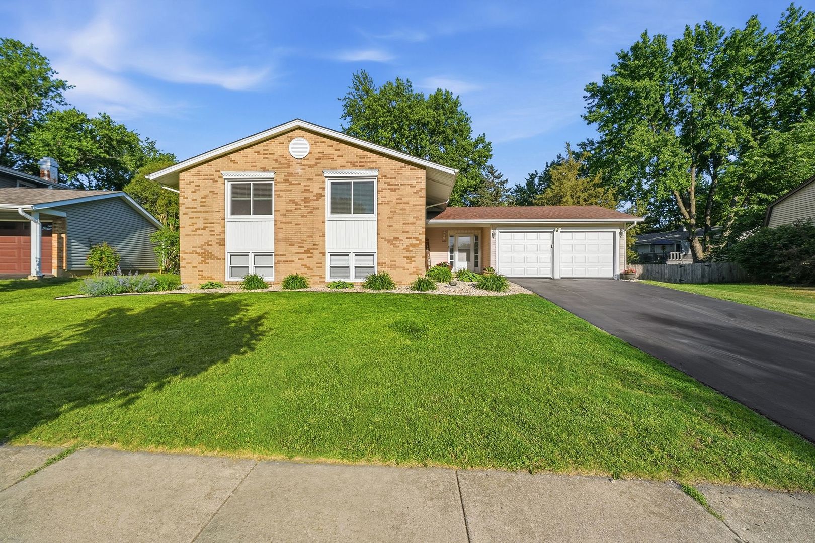 602 North Ashbury Avenue Bolingbrook IL 60440