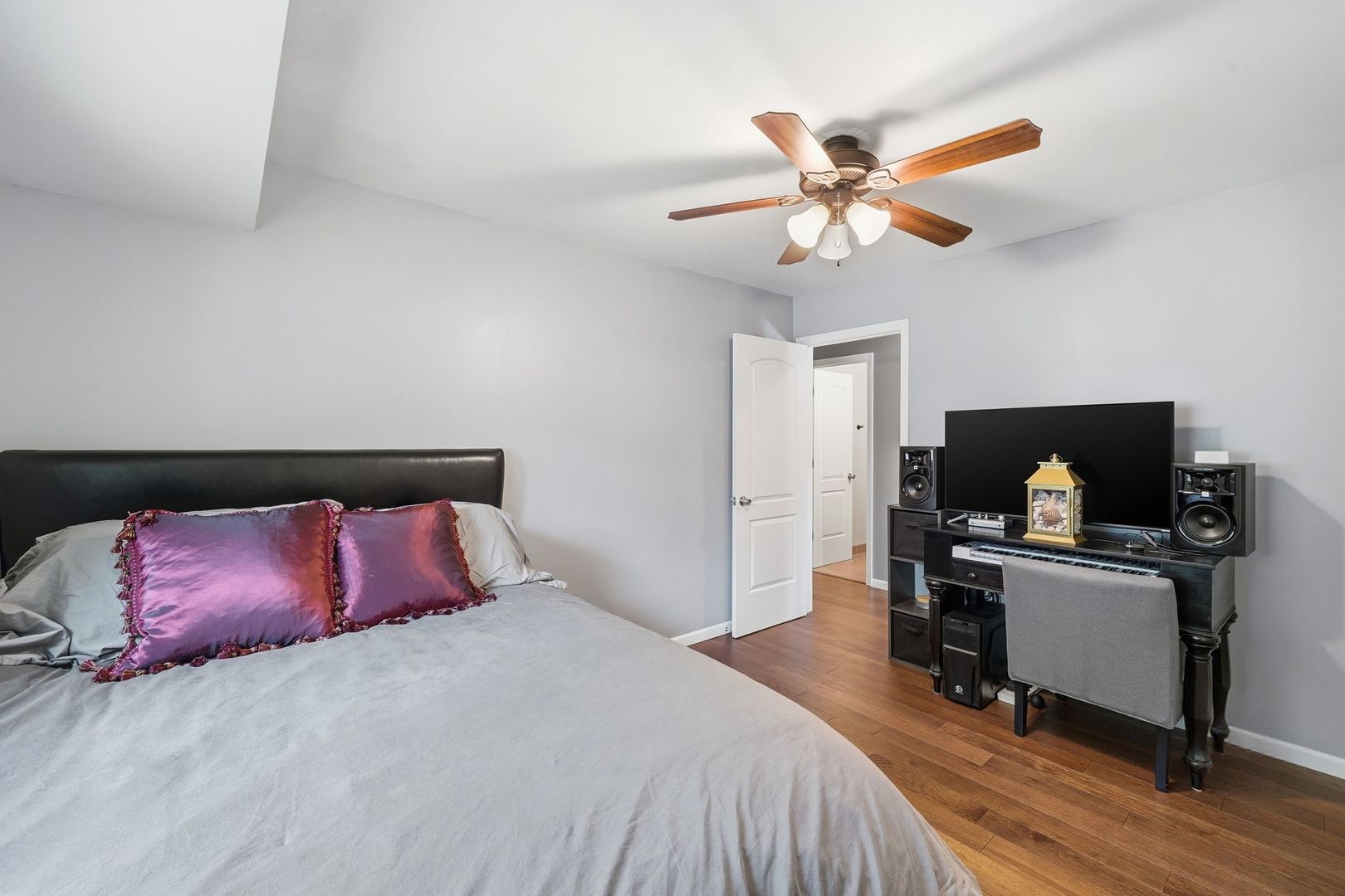 602 North Ashbury Avenue Bolingbrook IL 60440