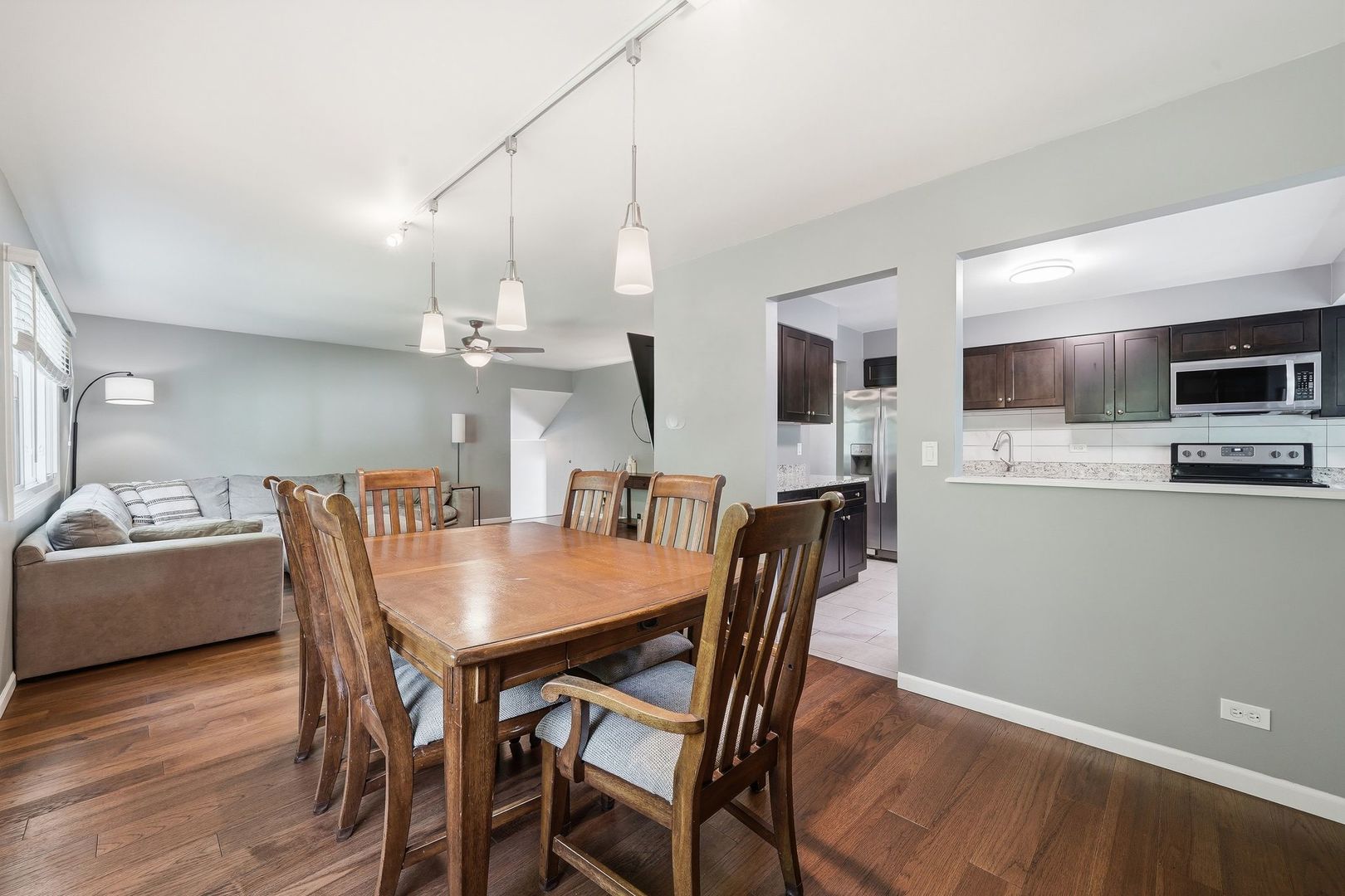 602 North Ashbury Avenue Bolingbrook IL 60440