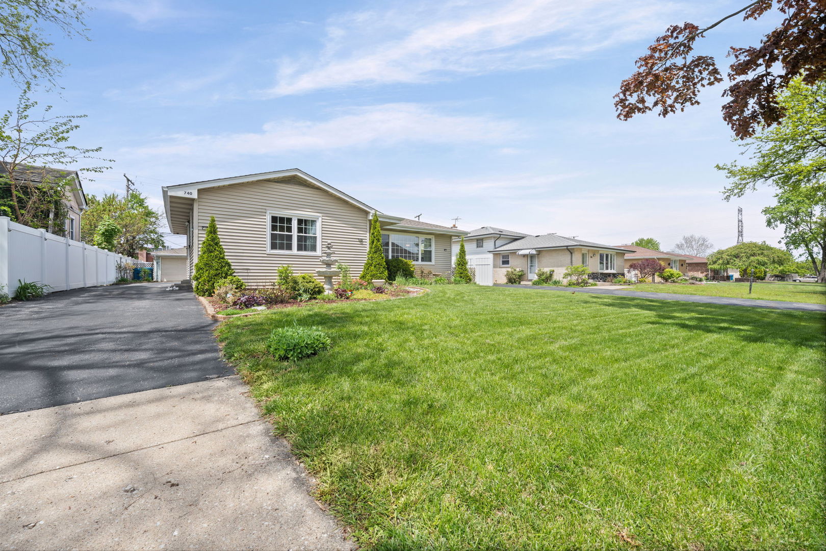 740 North Michigan Street Elmhurst IL 60126
