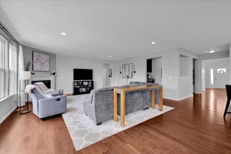 1607 Star Grass Circle Aurora IL 60506