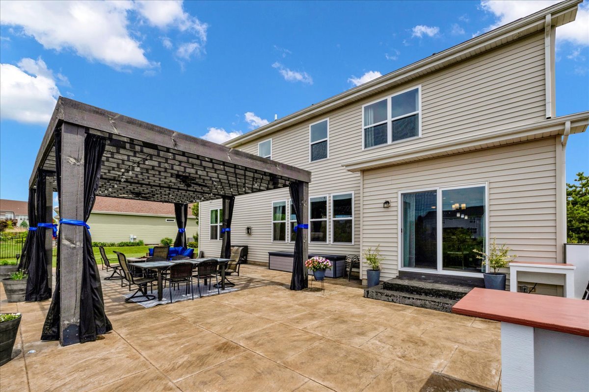 1607 Star Grass Circle Aurora IL 60506