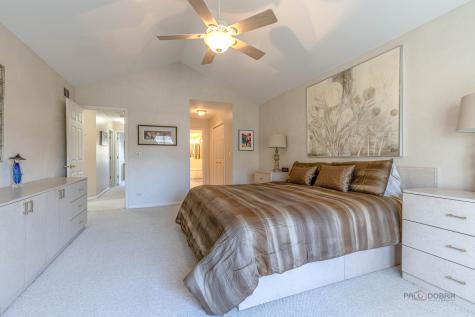 20 Ashford Court Lincolnshire IL 60069