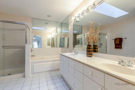 20 Ashford Court Lincolnshire IL 60069