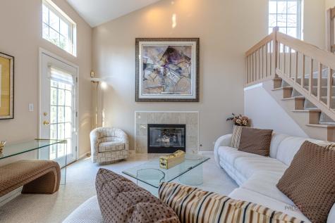 20 Ashford Court Lincolnshire IL 60069